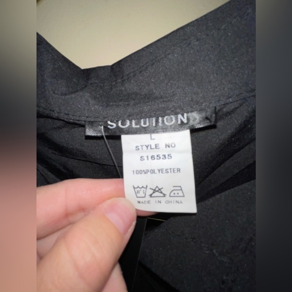 SOLUTION Black Button Down slide split to half tuck NWT - Picture 5 of 6